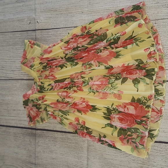 Girls dress - Picture 2 of 4